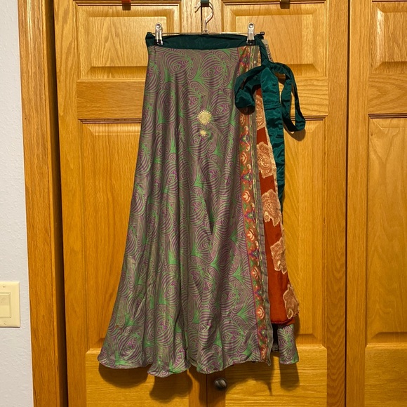 Darn Good Yarn Sari silk wrap true wrap skirt fit 4-12 BOHO New reversible - Picture 2 of 8